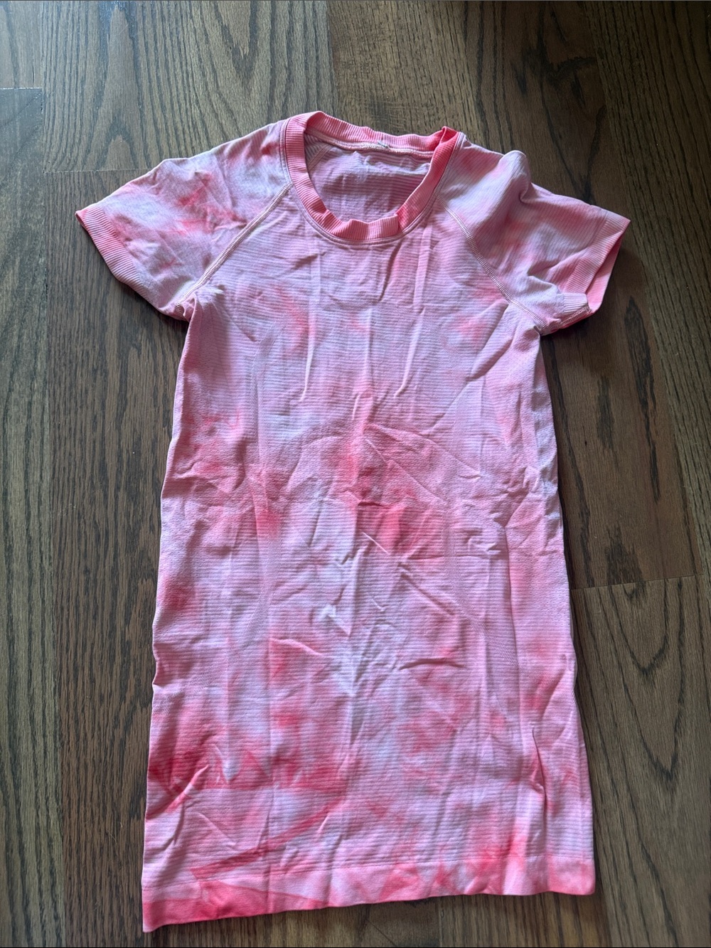 Lululemon Pink tie-dye swiftly